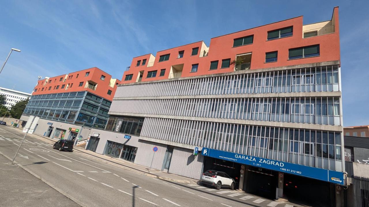 Downtown Fiume, Underground Garage Within The Property Экстерьер фото