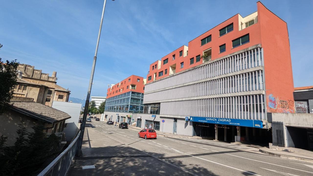 Downtown Fiume, Underground Garage Within The Property Экстерьер фото